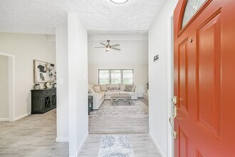 12415 Pantano Drive in Houston, TX - Foto de edificio - Building Photo