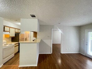 238 Afton Square in Altamonte Springs, FL - Building Photo - Building Photo