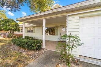 8686 SW 97th Lane Rd in Ocala, FL - Building Photo - Building Photo