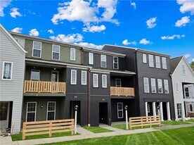 317 Palisade Wy in Cranberry Township, PA - Building Photo