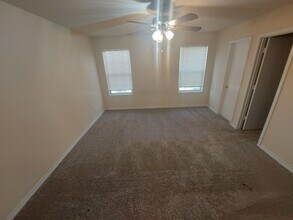 5006 Summit Pass in San Antonio, TX - Building Photo - Building Photo
