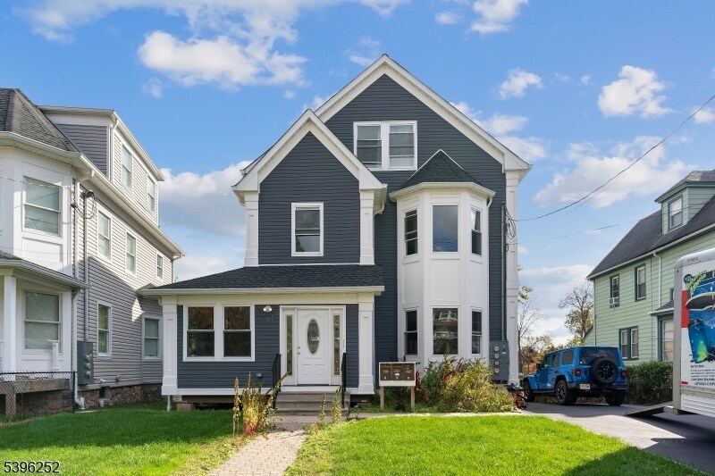 57 Elm St in Montclair, NJ - Foto de edificio