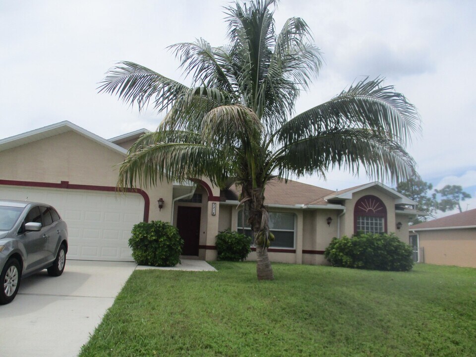 3516 SW 15th Pl in Cape Coral, FL - Building Photo