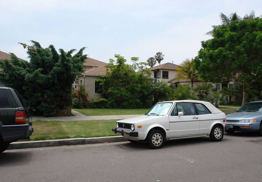 2033-2035 Emerald St in San Diego, CA - Building Photo