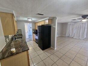 7734 Candle Dr in Port Richey, FL - Building Photo - Building Photo