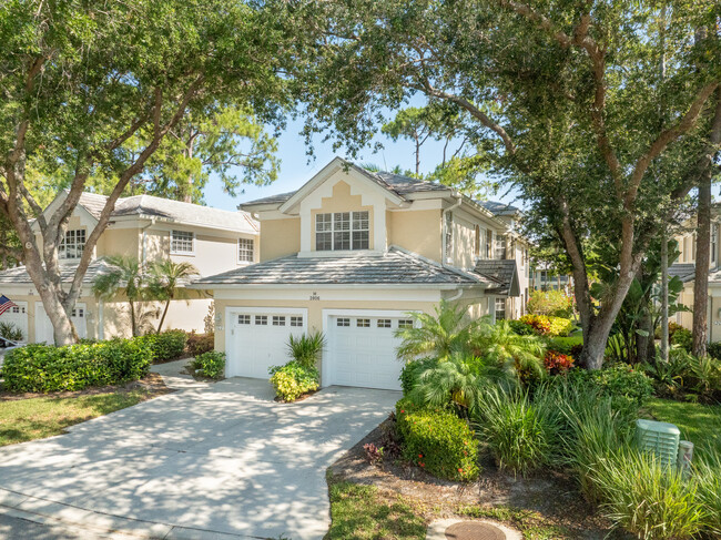 Steeplechase in Naples, FL - Foto de edificio - Building Photo