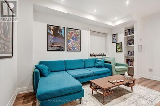 1084 College St in Toronto, ON - Building Photo - Building Photo