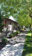 Hillcrest Apartments in Portland, OR - Building Photo - Building Photo