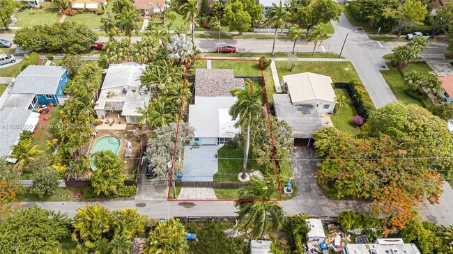 1610 Fletcher St in Hollywood, FL - Building Photo - Building Photo