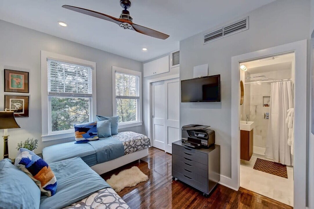 500 Queens Rd-Unit -ID1043778P in Charlotte, NC - Building Photo