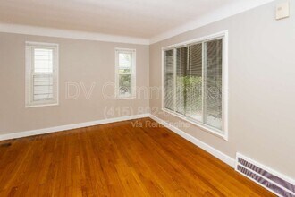 19001 Nitra Ave in Maple Heights, OH - Building Photo - Building Photo