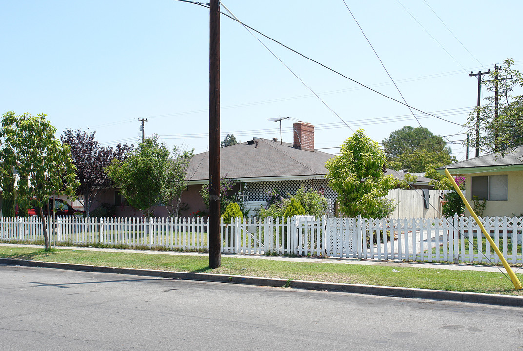 2146 Mountain View Ave in Anaheim, CA - Building Photo