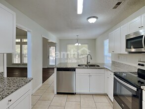 8616 Warwick Crest Ln in Charlotte, NC - Foto de edificio - Building Photo