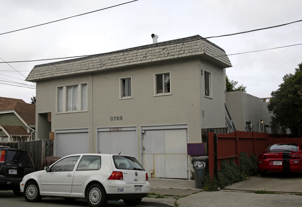 3769 Ruby St in Oakland, CA - Building Photo