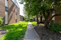 Pathways Condominiums in Philadelphia, PA - Building Photo - Building Photo