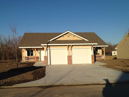 Frontier Housing in Parsons, KS - Building Photo