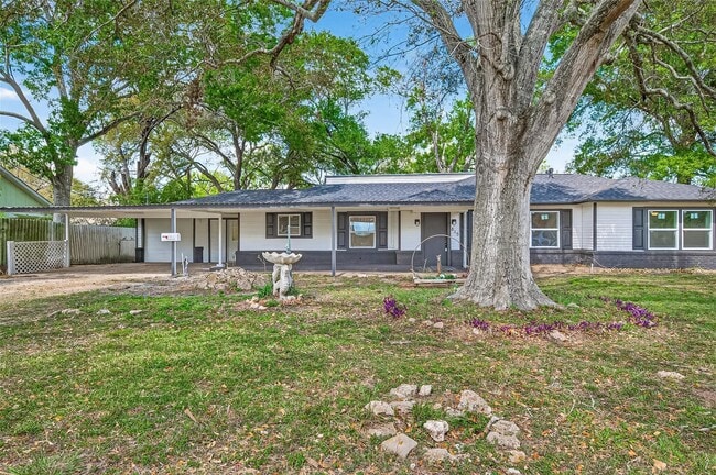 815 Brooks Ave in Rosenberg, TX - Building Photo - Building Photo