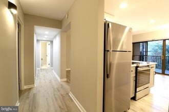 2249 Castle Rock Square, Unit 11C in Reston, VA - Building Photo - Building Photo