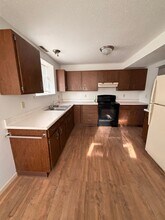 1063 5th Ave NW in Valley City, ND - Building Photo - Building Photo