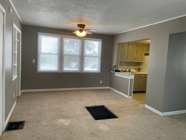 property at 509 N Blue Mound Ave