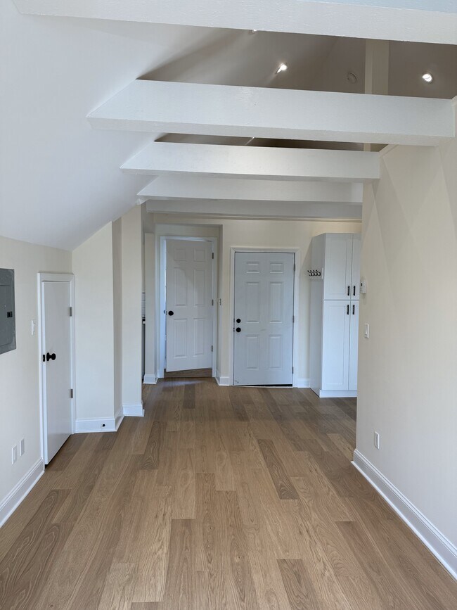 12 Thomas Pl in New Rochelle, NY - Building Photo - Building Photo