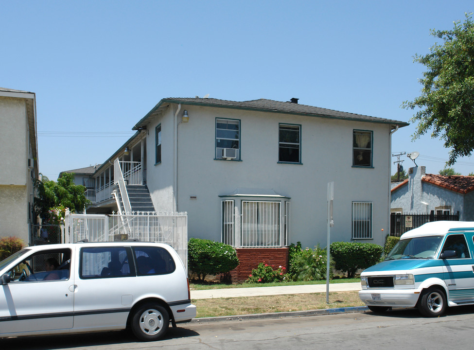 1929 Pine Ave in Long Beach, CA - Building Photo