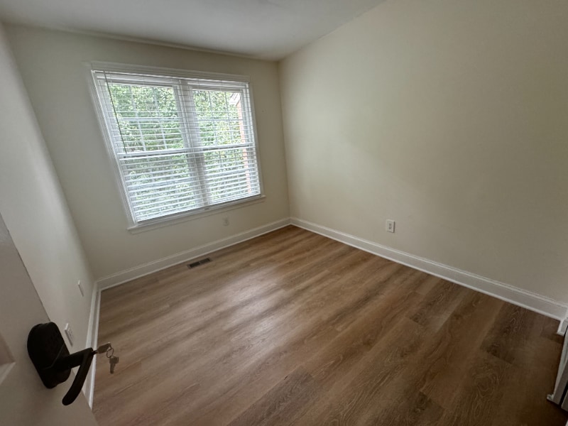 01 Maple Leaf Dr in Montgomery Village, MD - Building Photo