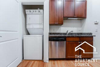 3338 N Sheffield Ave, Unit 3 in Chicago, IL - Building Photo - Building Photo