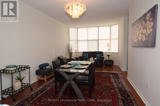 2199 Sixth Line in Oakville, ON - Building Photo - Building Photo