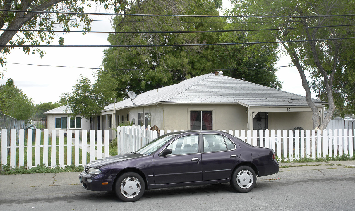 22 West Blvd in Pittsburg, CA - Building Photo