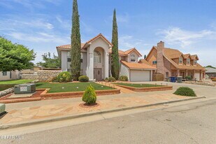 2053 Gus Moran St in El Paso, TX - Building Photo