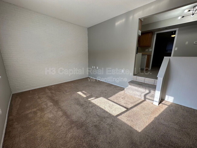 102 Woodhenge Dr in Collinsville, IL - Building Photo - Building Photo