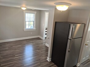 408 E Merrimack St in Lowell, MA - Foto de edificio - Building Photo