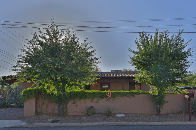 1216 N Wilson Ave in Tucson, AZ - Foto de edificio - Building Photo