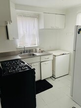 7934 Forrest Ave, Unit 2 in Philadelphia, PA - Building Photo - Building Photo