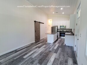 567 18th St E in Bradenton, FL - Building Photo - Building Photo