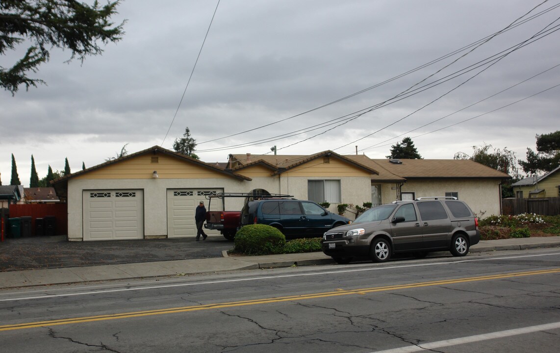 19744 Meekland Ave in Hayward, CA - Building Photo