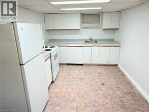 124 King St N in Waterloo, ON - Building Photo - Building Photo