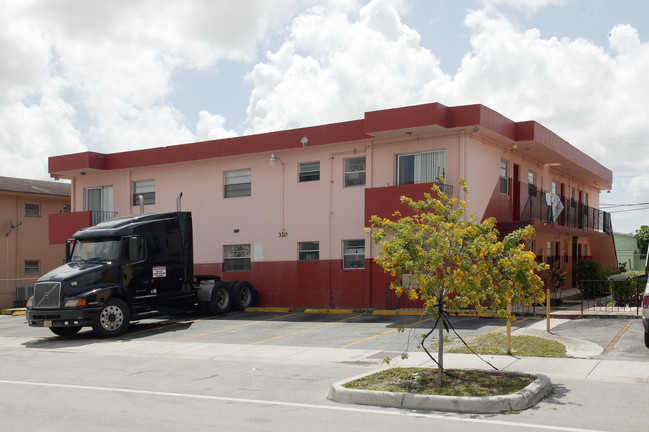 320 W 20th St in Hialeah, FL - Building Photo - Building Photo