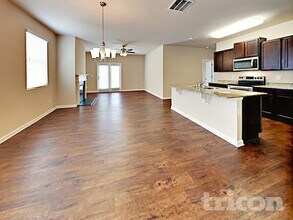 106 Hayes Park Dr in Dallas, GA - Foto de edificio - Building Photo