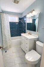 5440 Benton Ave in Downers Grove, IL - Building Photo - Building Photo