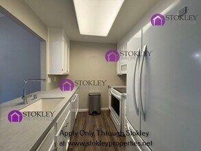 22 Rolling Green Cir in Pleasant Hill, CA - Building Photo - Building Photo