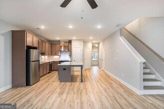 1341 Parc Bench Rd in Atlanta, GA - Building Photo - Building Photo