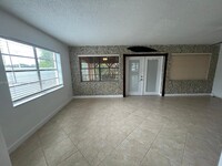 9725 NW 83rd St in Tamarac, FL - Building Photo - Building Photo