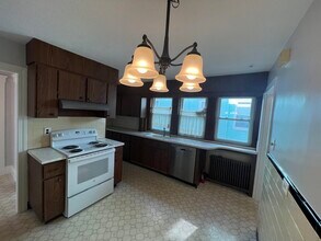 213 Forest St, Unit #1 in Medford, MA - Building Photo - Building Photo