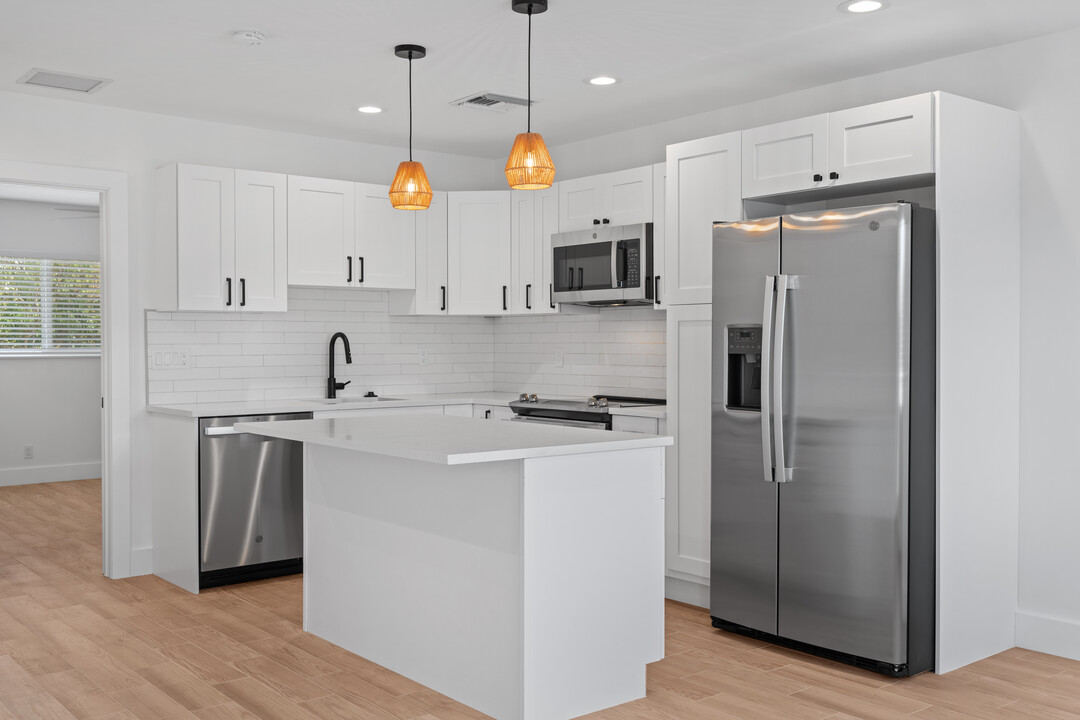 The Cove Apartments in Delray Beach, FL - Foto de edificio