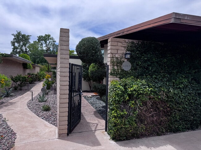 property at 4216 N 38th St