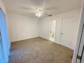 4758 Sunny Palm Cir, Unit a in West Palm Beach, FL - Foto de edificio - Building Photo