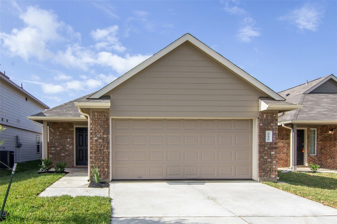 24435 Volta Gardens Ct in Katy, TX - Building Photo