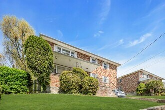 29 Butler St in Glen Cove, NY - Building Photo - Building Photo